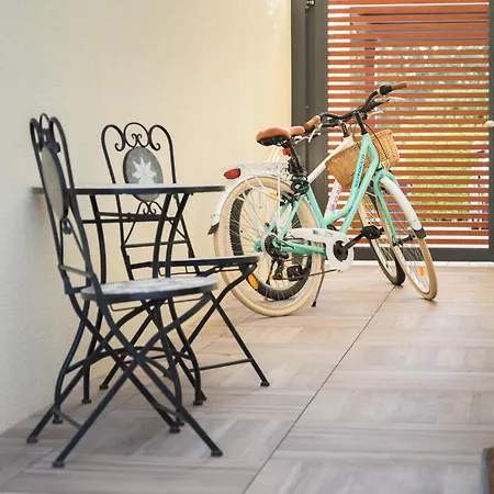 Atrium - Modern Apartment, Terme 3000 & Vivat 펜션