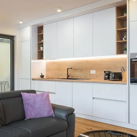 Atrium - Modern Apartment, Terme 3000 & Vivat 펜션